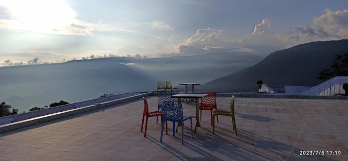 Rendezvous Resort Cherrapunji Esterno foto